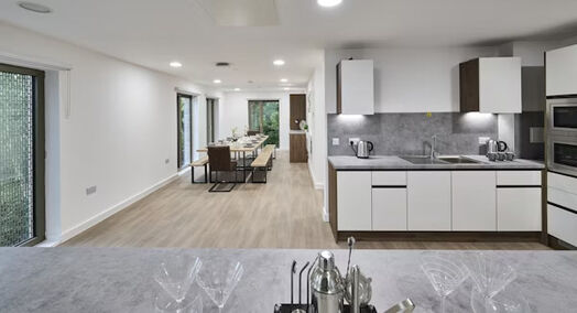 Photo of a ensuite room in 1-room student hall in Coventry.
