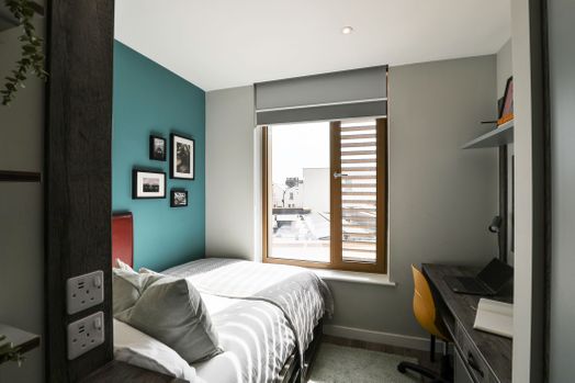 Premium 2 Bed Apartment - Shared Bathroom