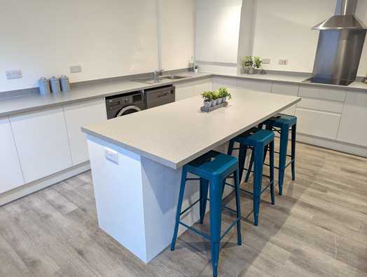 Photo of a anglo Works - flat share .