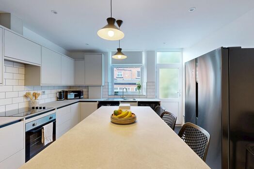 Photo of a 6-bedroom house in Leeds.