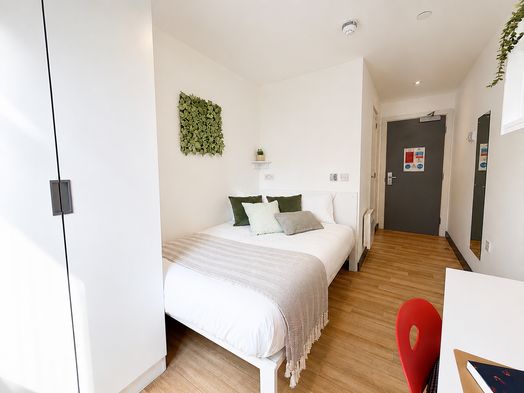 6 Bed En-Suite