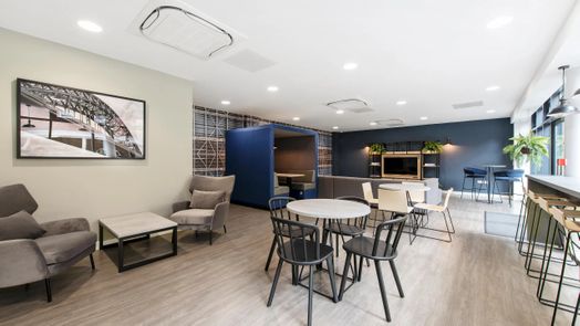 Photo of a knoll Court.