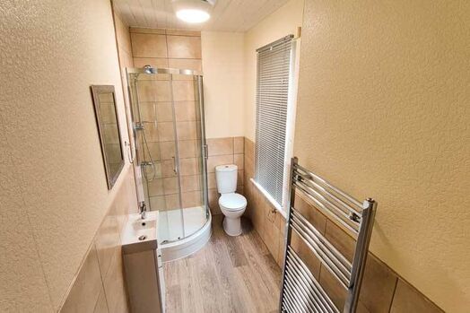 Photo of a aG2 - 7 Bedroom Large Student House.