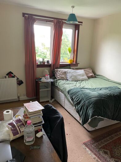 Photo of a double-bed room in a 4-bedroom house in St Andrews.