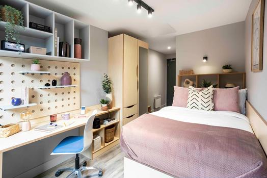 6 Bed Premium En Suite