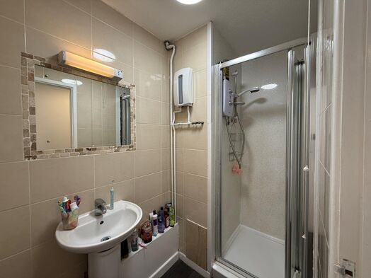 Photo of a 4 bedroom flat.