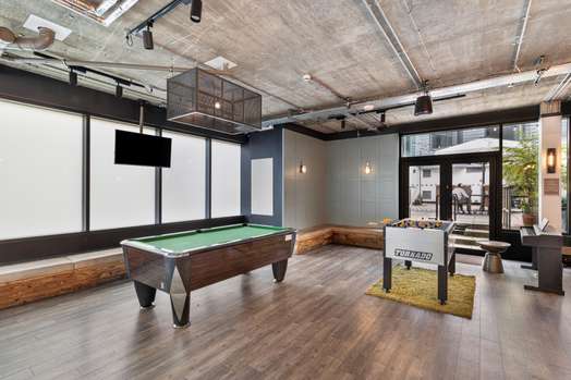 Photo of a chapter Aldgate.