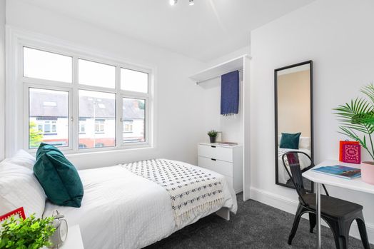 Photo of a 74, Estcourt Avenue.