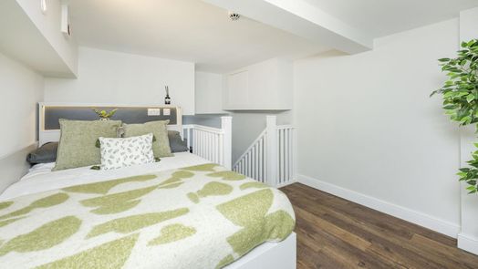 Superior Mezzanine Studio