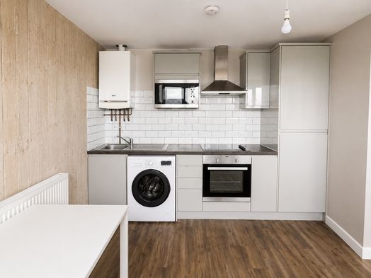 Photo of a flat 7, 110 Fabian Way SA1 8PA.