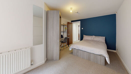 Photo of a 5-bedroom house overlooking Hyde Park!.