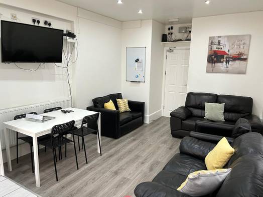 Photo of a 14 Bernard Street - 4 Bed.