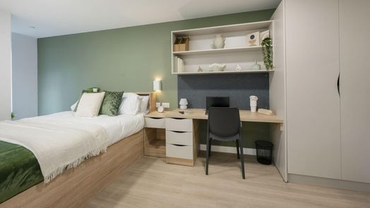 Premium Plus Studio (Accessible)