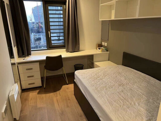 Photo of a en Suite room for KCL or Northeastern Uni Students.