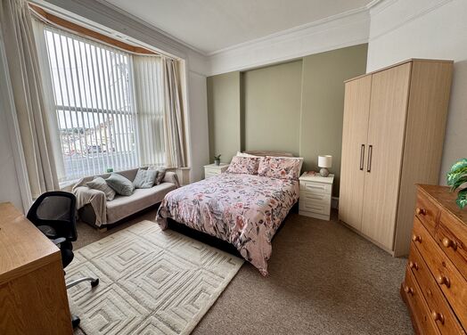 Photo of a rooms available in a popular 6 bed student house.
