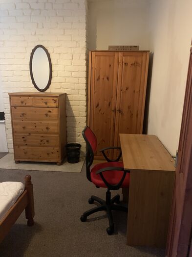 Photo of a double-bed room in a 4-bedroom house in Ormskirk.