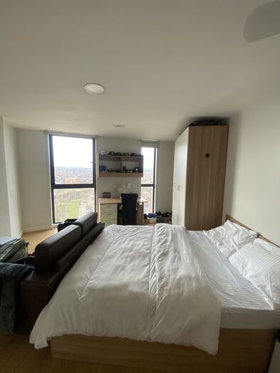 Photo of a 1-room student hall in Leicester.