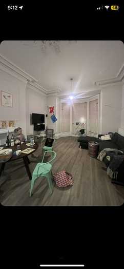 Photo of a double-bed room in a 4-bedroom house in Nottingham.