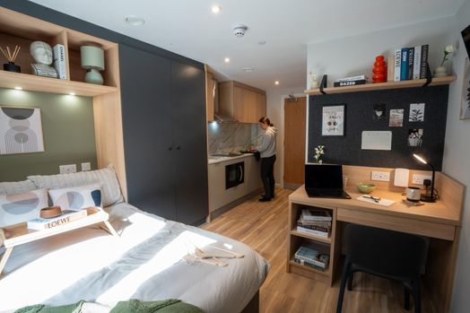 Classic Studio Plus, Penthouse