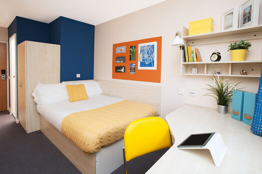 Photo of a ensuite room in 1-room student hall in Nottingham.