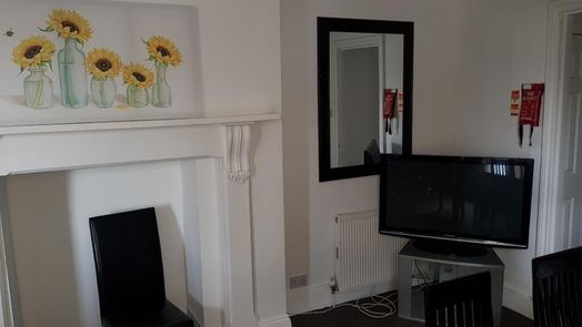 Photo of a 25, Beatrice Avenue.