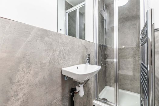 Photo of a flat B 66, Headingley Mount.