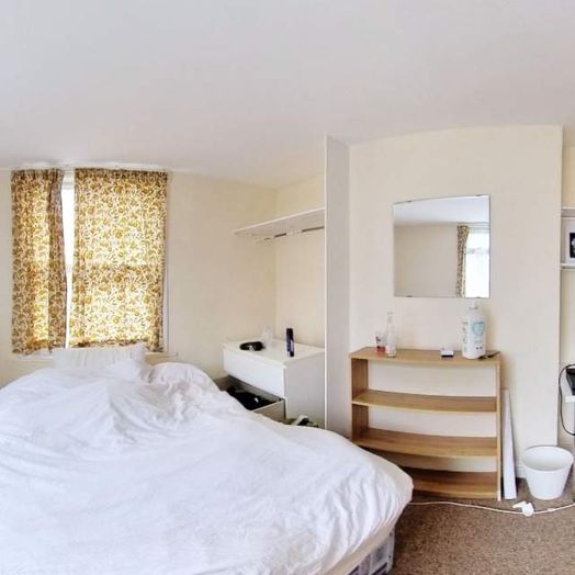Photo of a looking for 4th female in friendly quiet house .