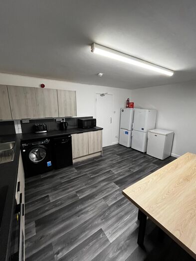 Photo of a nG7 6 Bed, 2 Bath House .