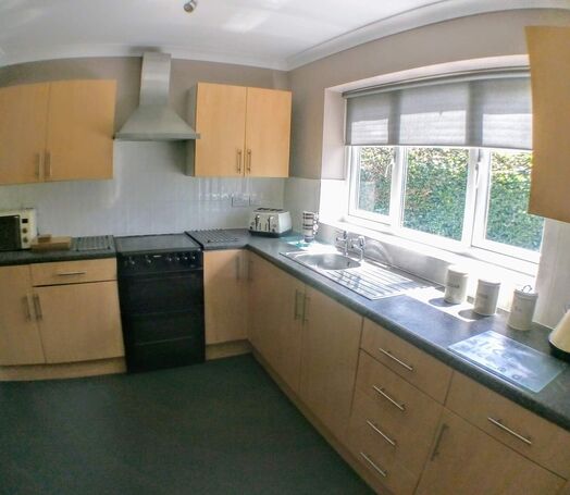 Photo of a 6-bedroom house in Ormskirk.
