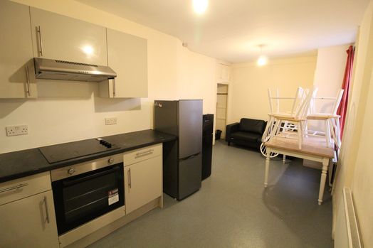 Photo of a 5 Bedroom Flat Share.