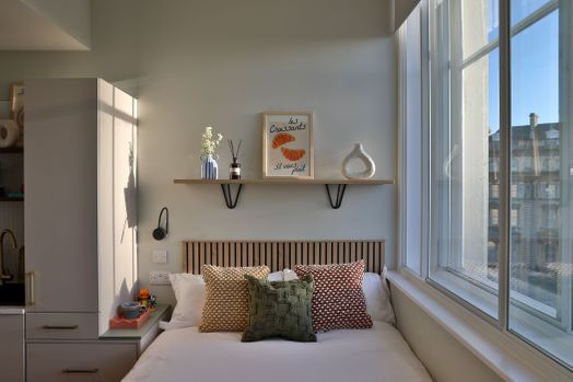 Photo of a college House.