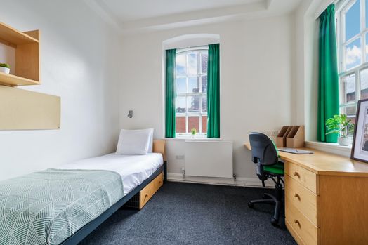 Silver Ensuite (Low Fl)