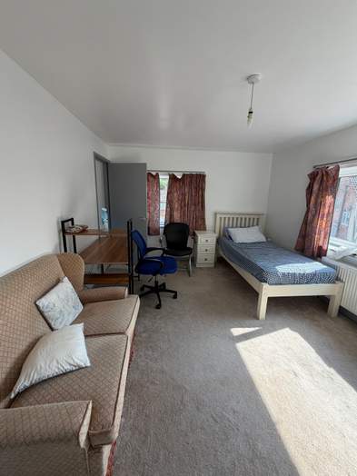 Photo of a 1-bedroom flat in Derby.
