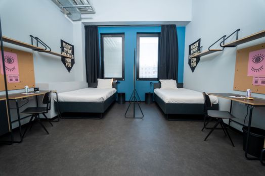 Deluxe Twin Bed