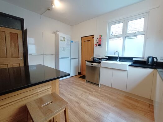 Photo of a spacious 7-Bedroom Student House – All Bills Included – Available 1st September 2026.