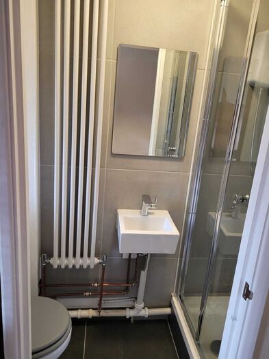 Photo of a 6-bedroom house in Canterbury.