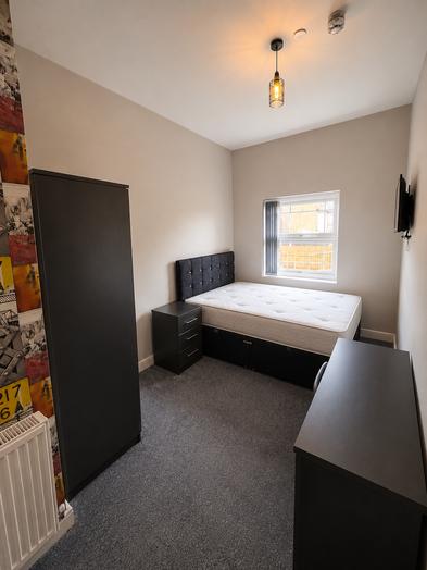 Photo of a flat 2, 83 King Edwards Road.
