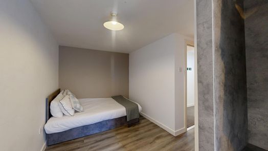 Photo of a modern 4 Bedroom Student Home In Headingley.