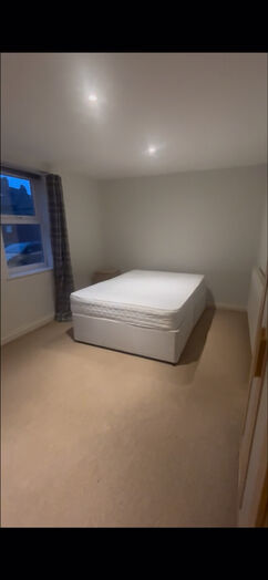 Large Individual Bedroom
