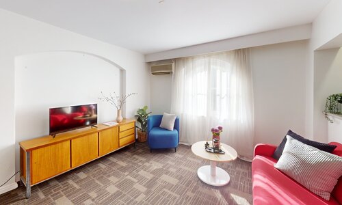 Virtual Tour for 2 Bedroom Apartment Large  Room