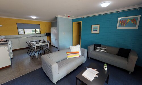 Virtual Tour for 5 Bedroom Apartment Poolside Room