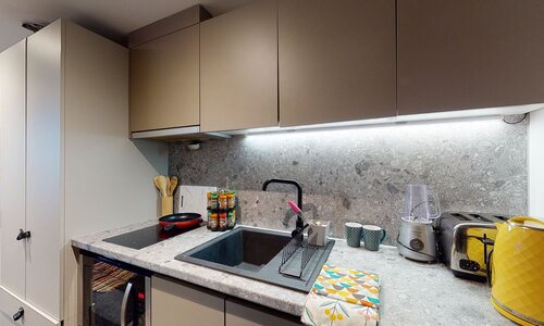 Virtual Tour for Platinum Studio Room