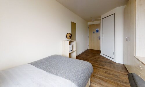 Virtual Tour for En suite Rooms (Double Bed) – Silver Room